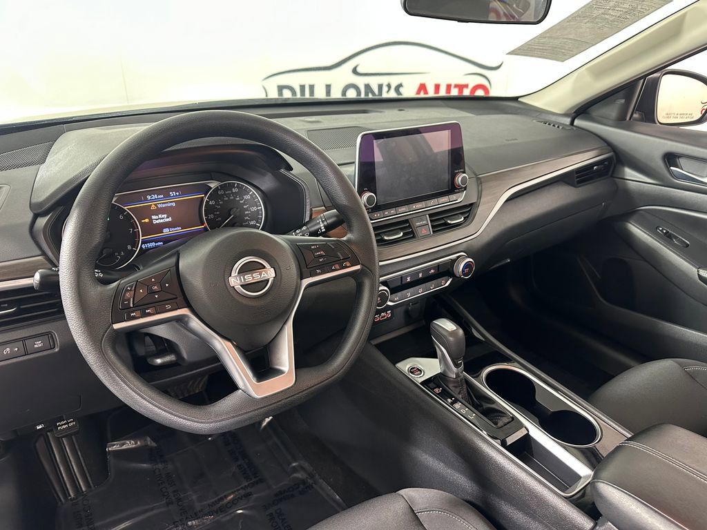 Used 2024 Nissan Altima 2.5 SV FWD image 16