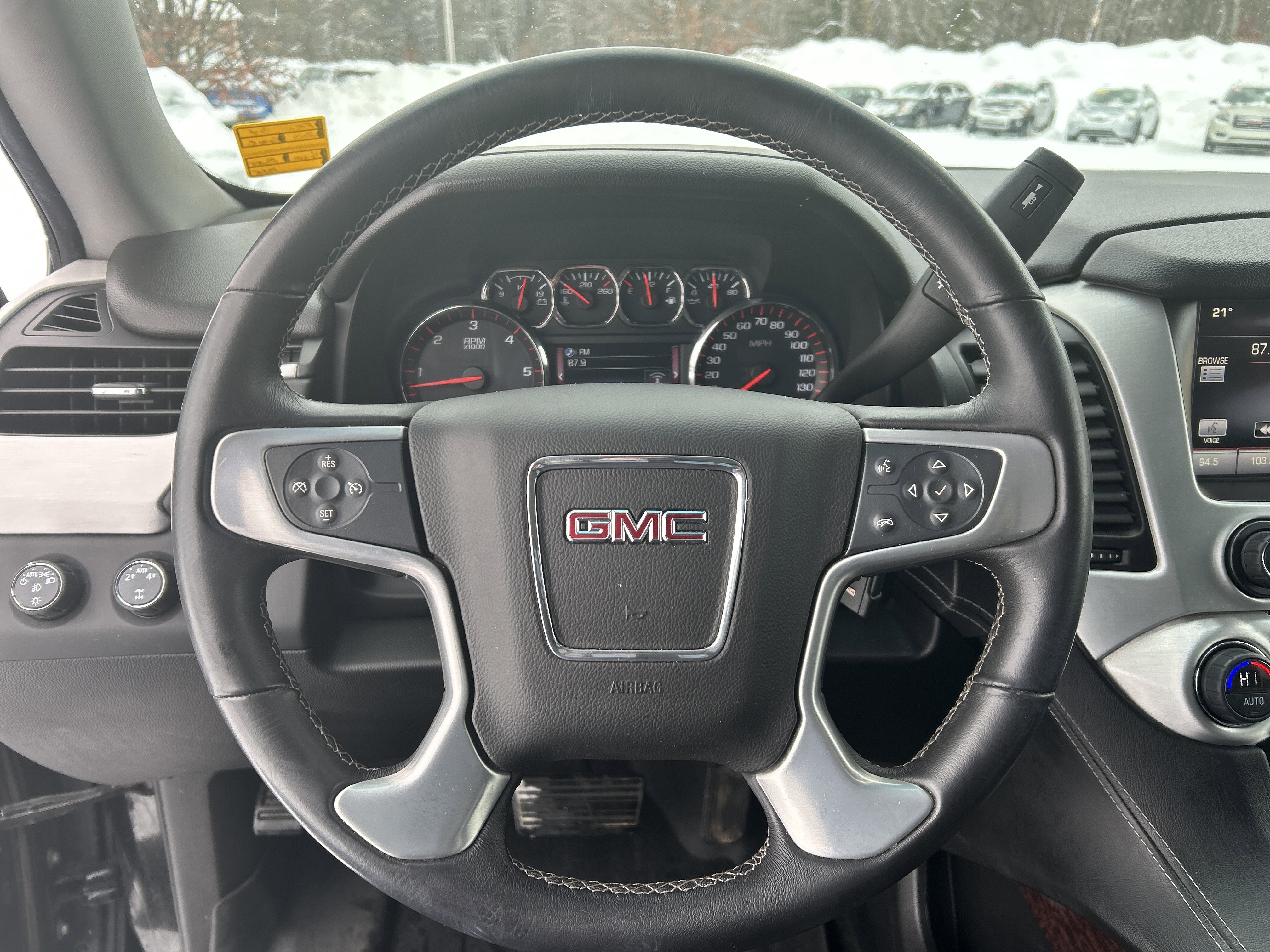 Used 2015 GMC Yukon XL SLE image 17