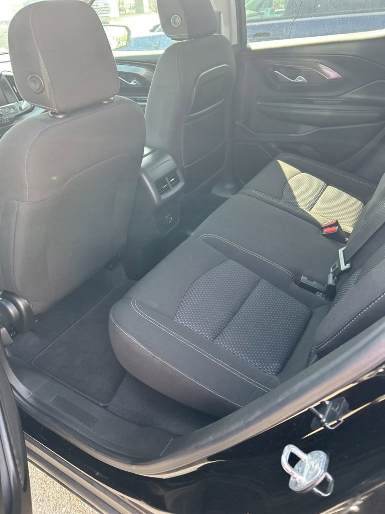 Used 2022 GMC Terrain SLE w/ Elevation Edition image 8