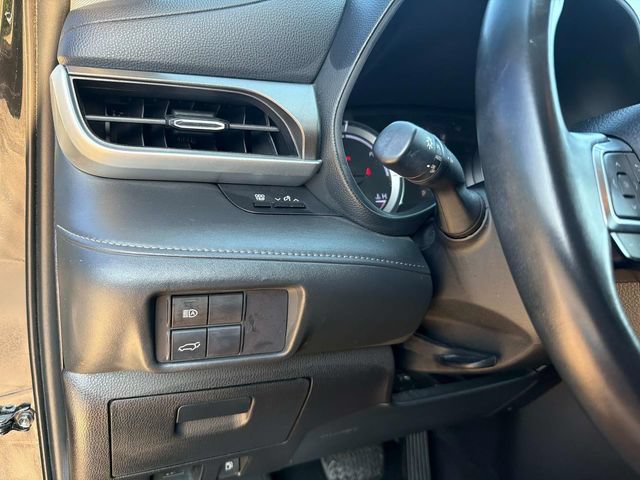 Used 2020 Toyota Highlander LE AWD/4WD image 33