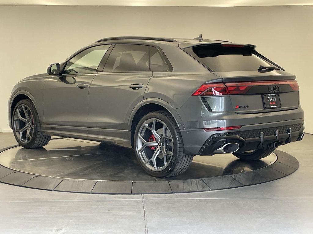 New 2025 Audi RS Q8 performance image 3