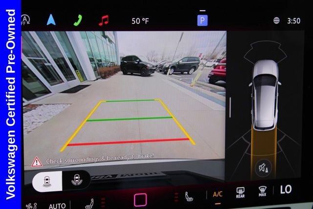 Used 2025 Volkswagen Tiguan SE image 38