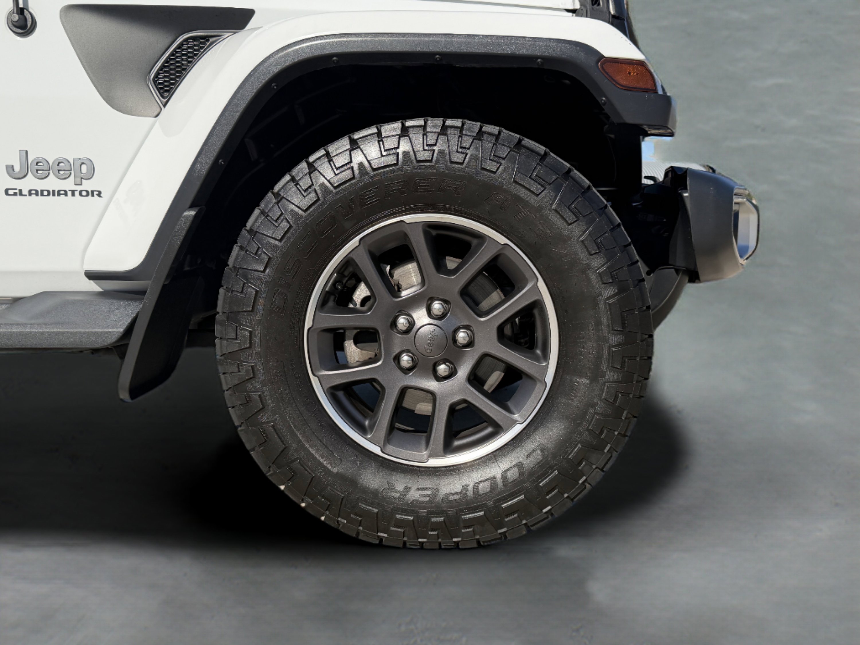 Used 2020 Jeep Gladiator Overland image 9