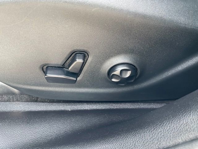 Used 2019 Jeep Cherokee Latitude Plus w/ Comfort/Convenience Group image 13