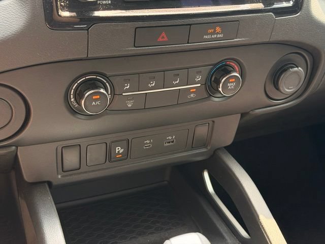 Used 2022 Nissan Frontier SV w/ Technology Package RWD image 31