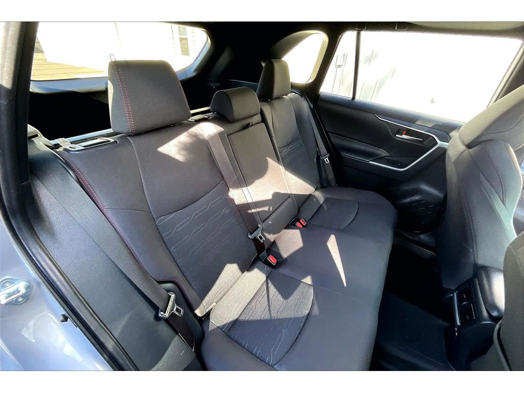 Used 2022 Toyota RAV4 SE w/ Weather & Moonroof Package AWD/4WD image 27
