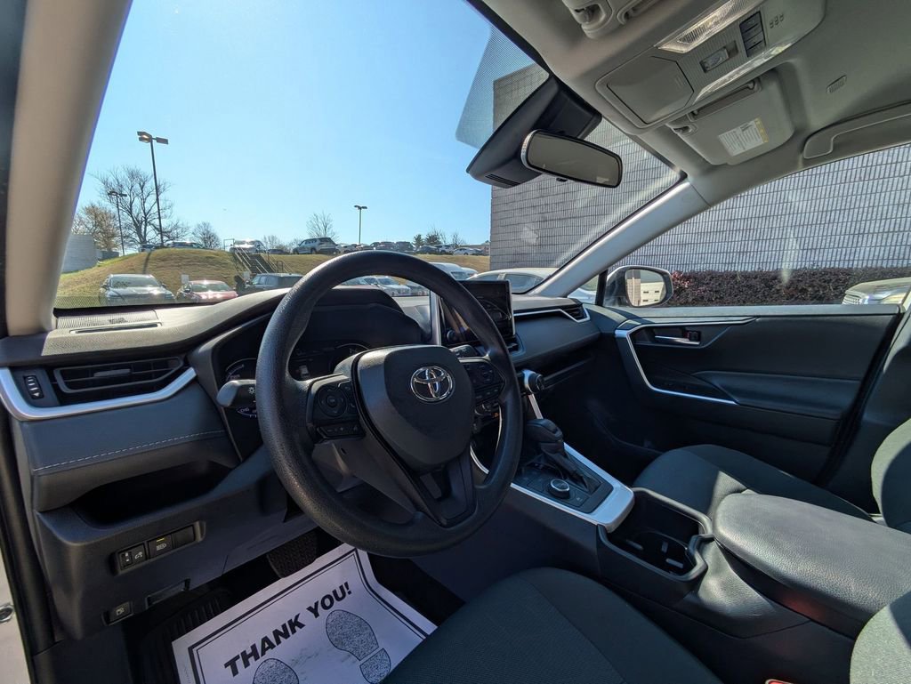 Used 2025 Toyota RAV4 XLE image 15