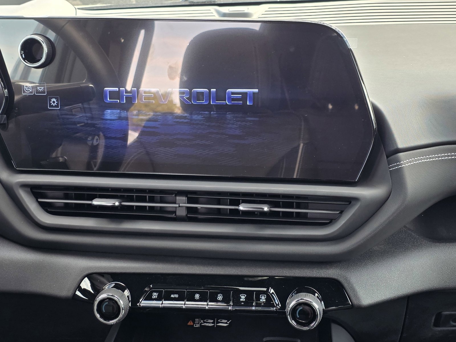 New 2026 Chevrolet Silverado EV LT image 26