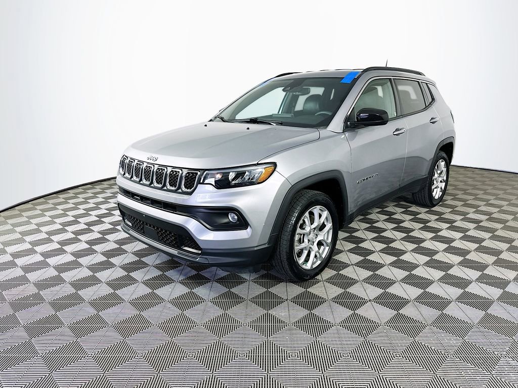Certified 2024 Jeep Compass Latitude image 5