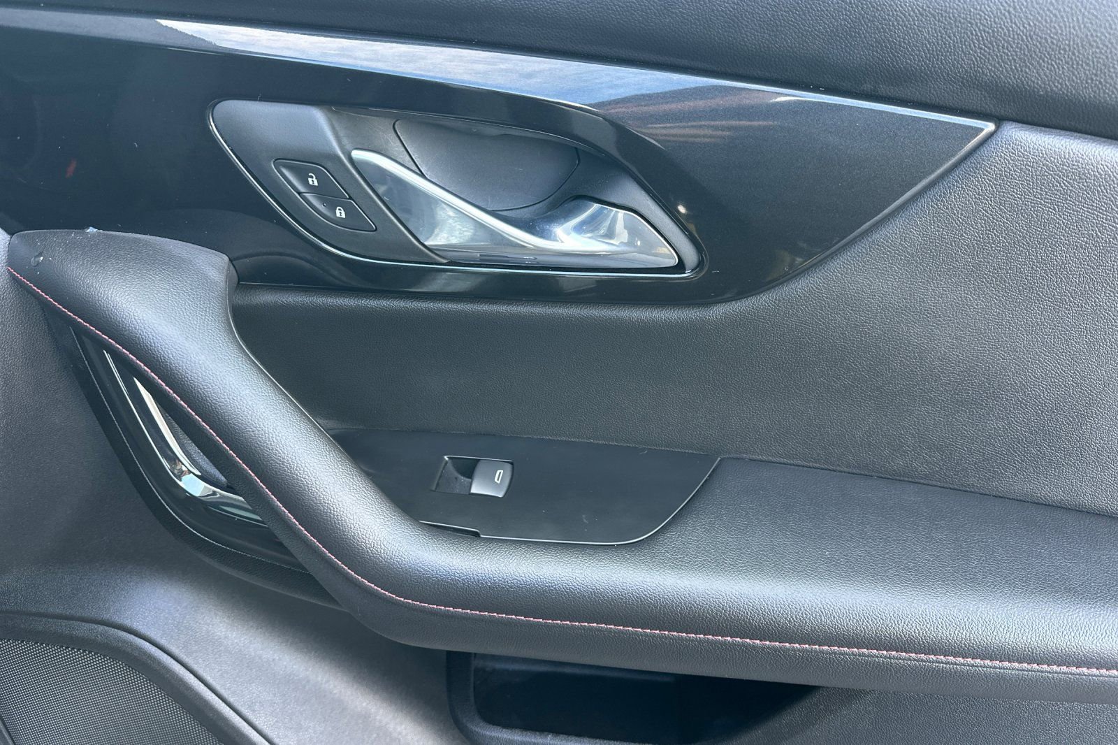 Used 2025 Chevrolet Blazer RS image 22