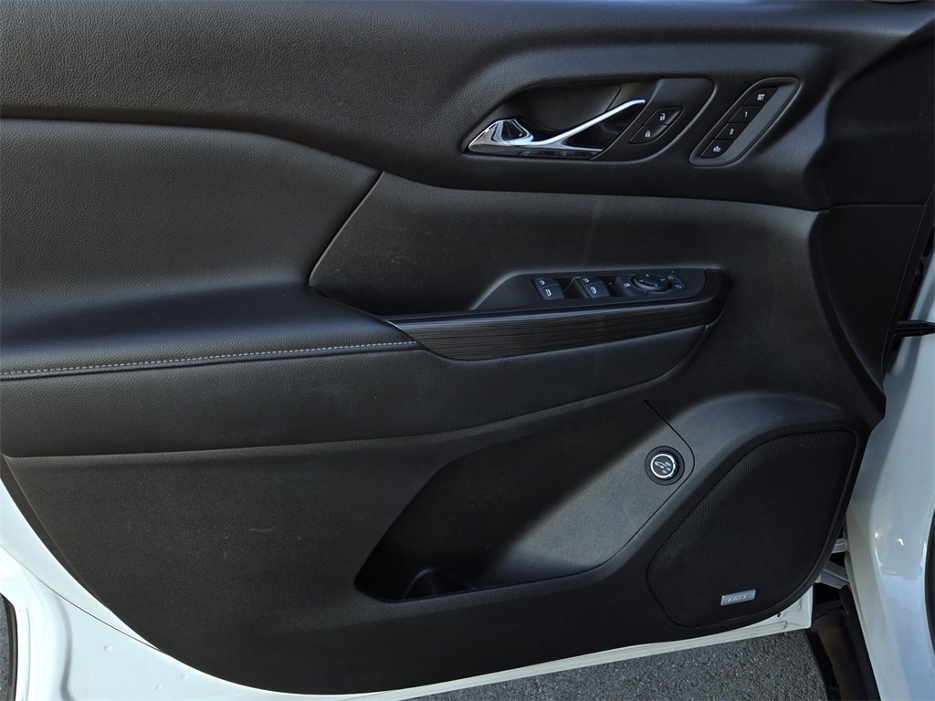 Used 2017 GMC Acadia SLT image 10