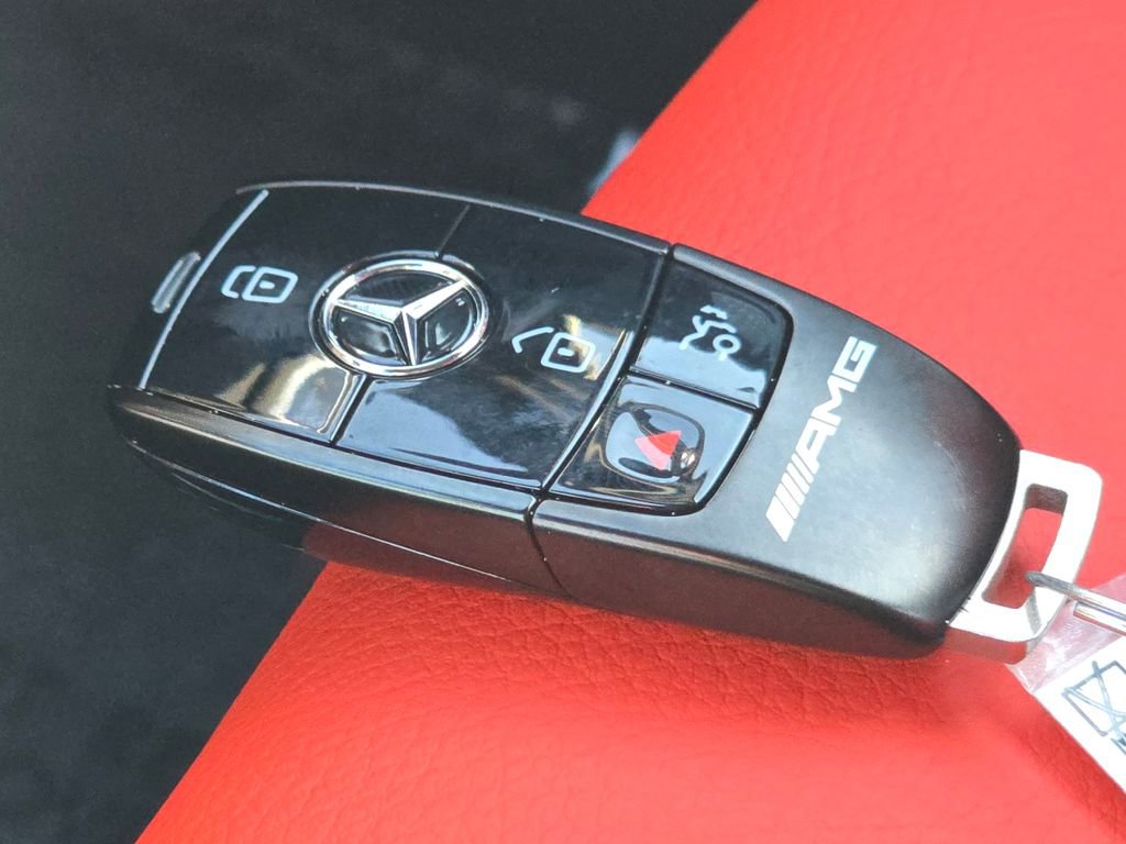 New 2025 Mercedes-Benz GLB 35 AMG 4MATIC image 38