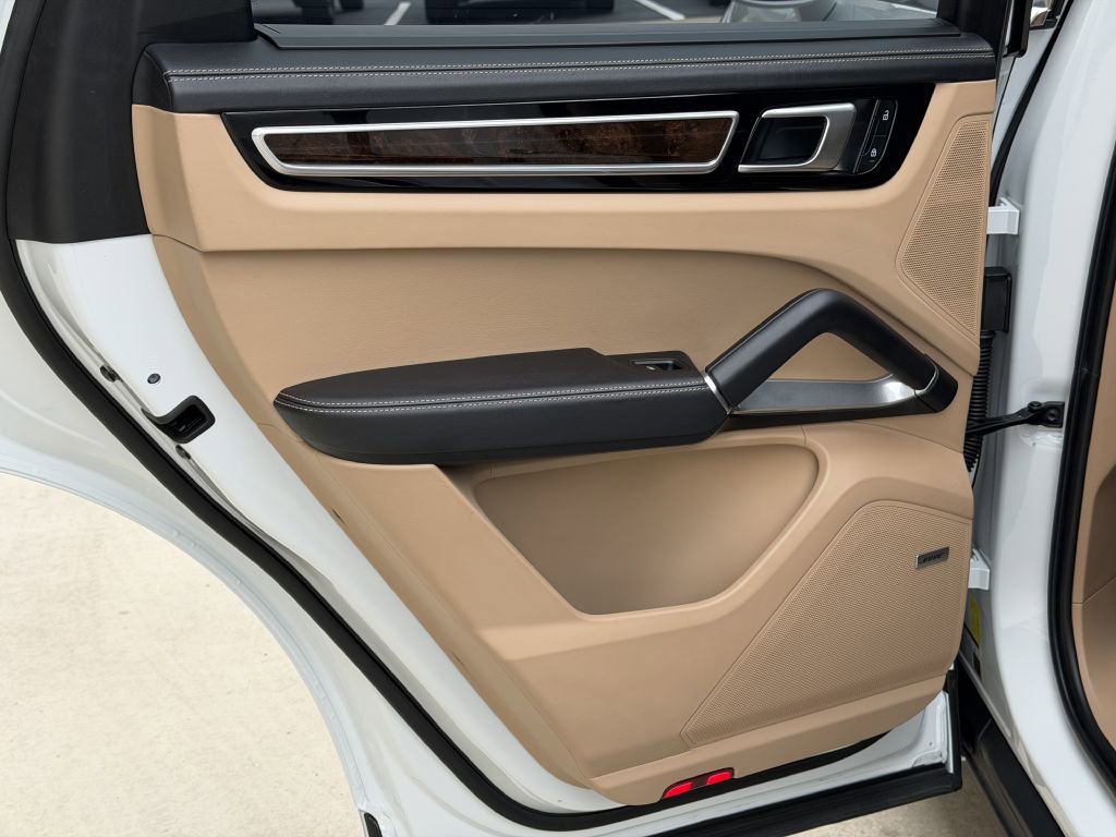 Used 2022 Porsche Cayenne Turbo w/ Premium Package Plus image 26
