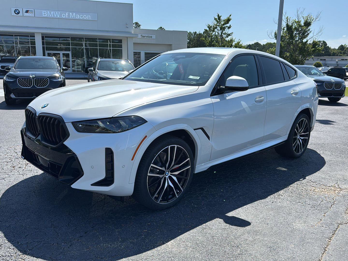 New 2026 BMW X6 xDrive40i w/ Executive Package image 2