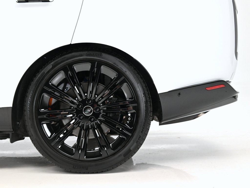 Used 2025 Land Rover Range Rover Long Wheelbase Autobiography image 11