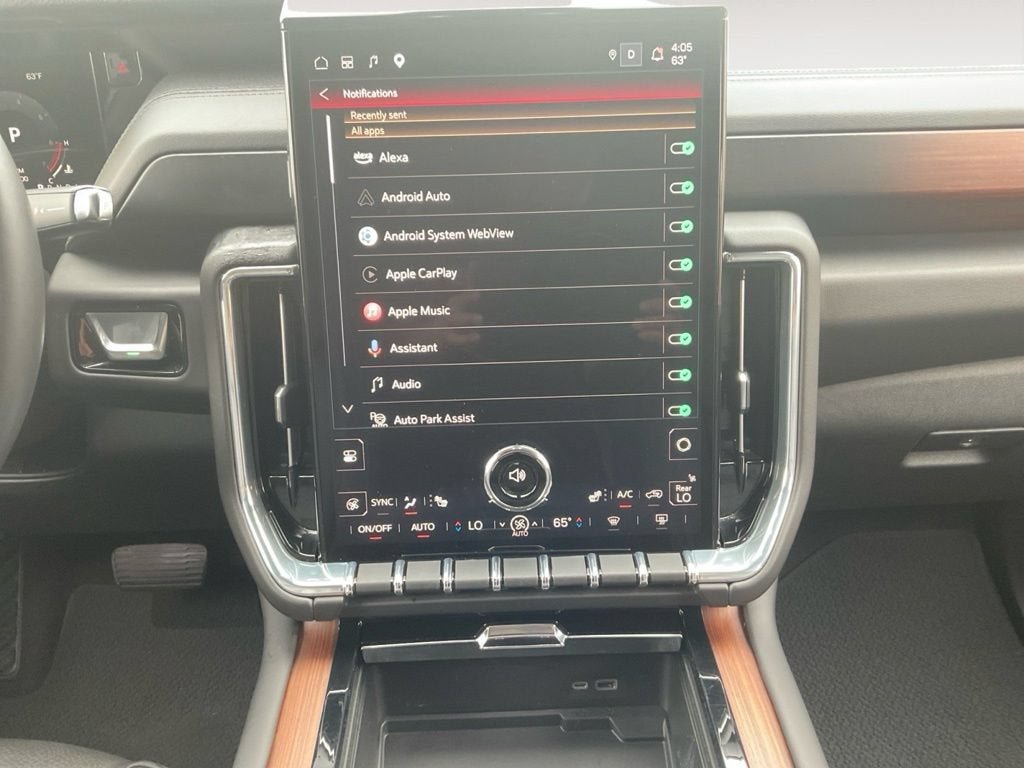 Certified 2025 GMC Yukon Denali AWD/4WD image 11