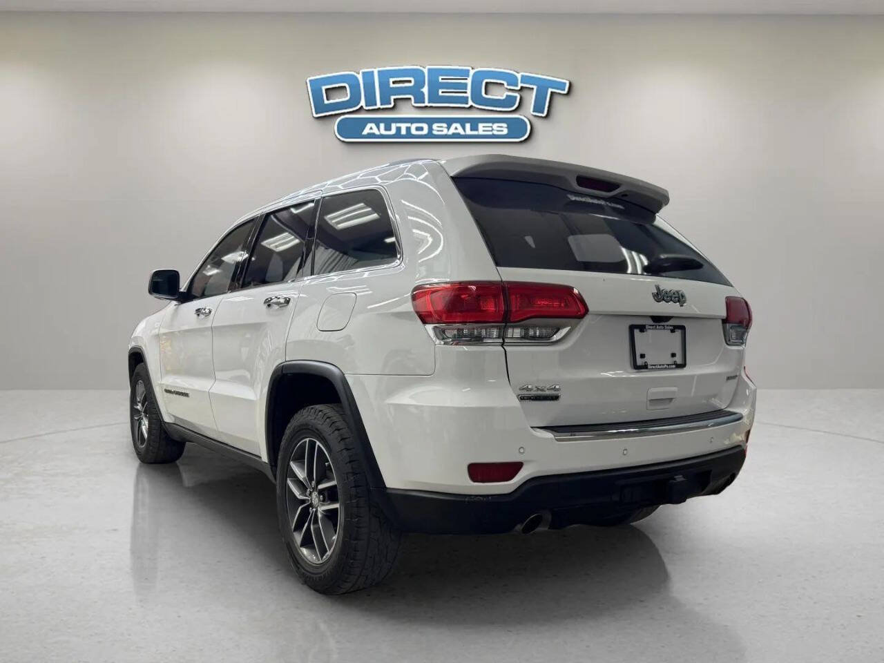 Used 2018 Jeep Grand Cherokee Limited w/ Trailer Tow Group IV AWD/4WD image 4