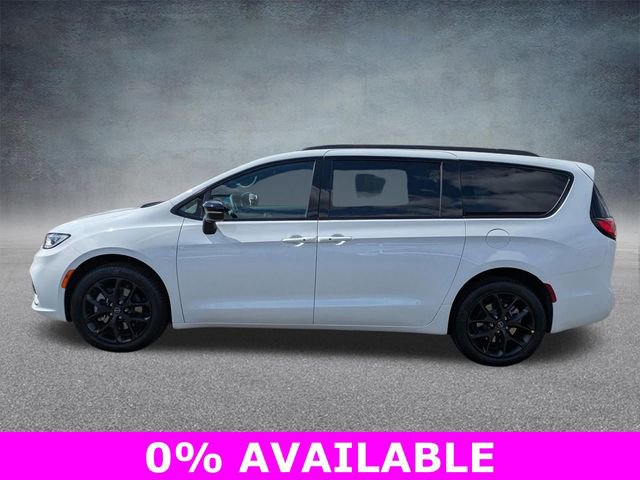 New 2026 Chrysler Pacifica Limited image 7