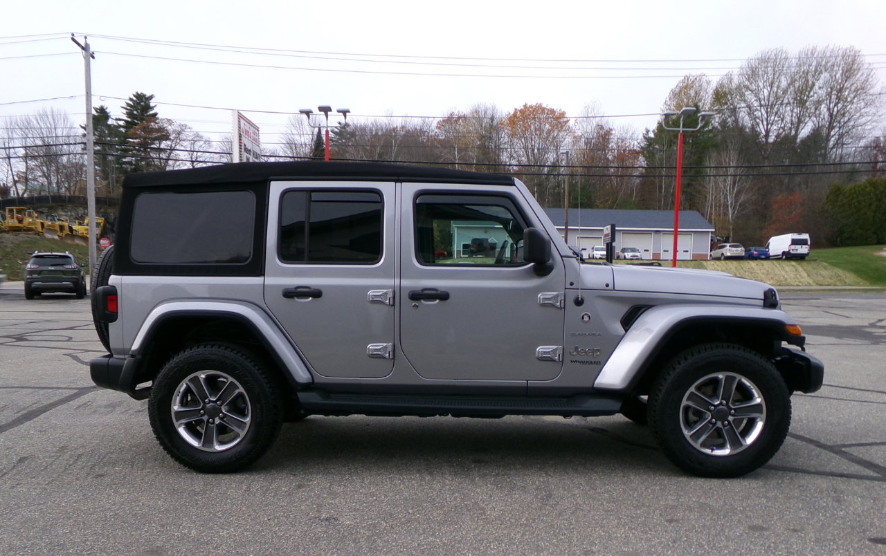 Used 2020 Jeep Wrangler Unlimited Sahara image 7