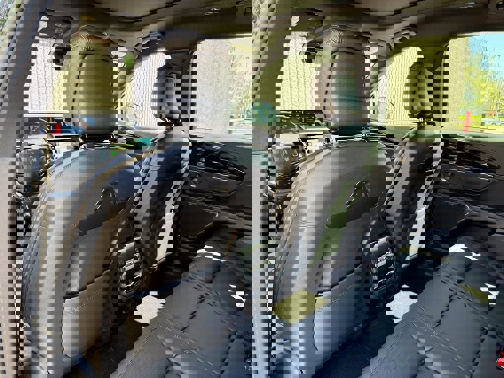 New 2025 Lincoln Nautilus Premier w/ Equipment Group 102A image 12