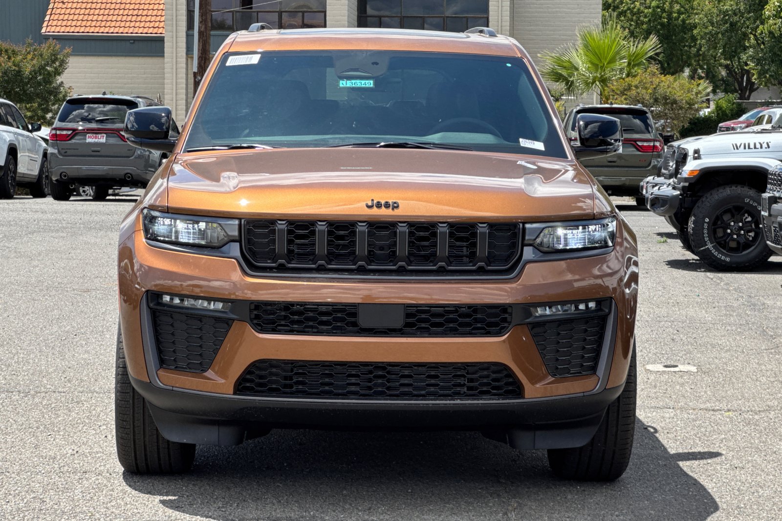 New 2026 Jeep Grand Cherokee L Limited w/ Limited Altitude Package AWD/4WD image 8