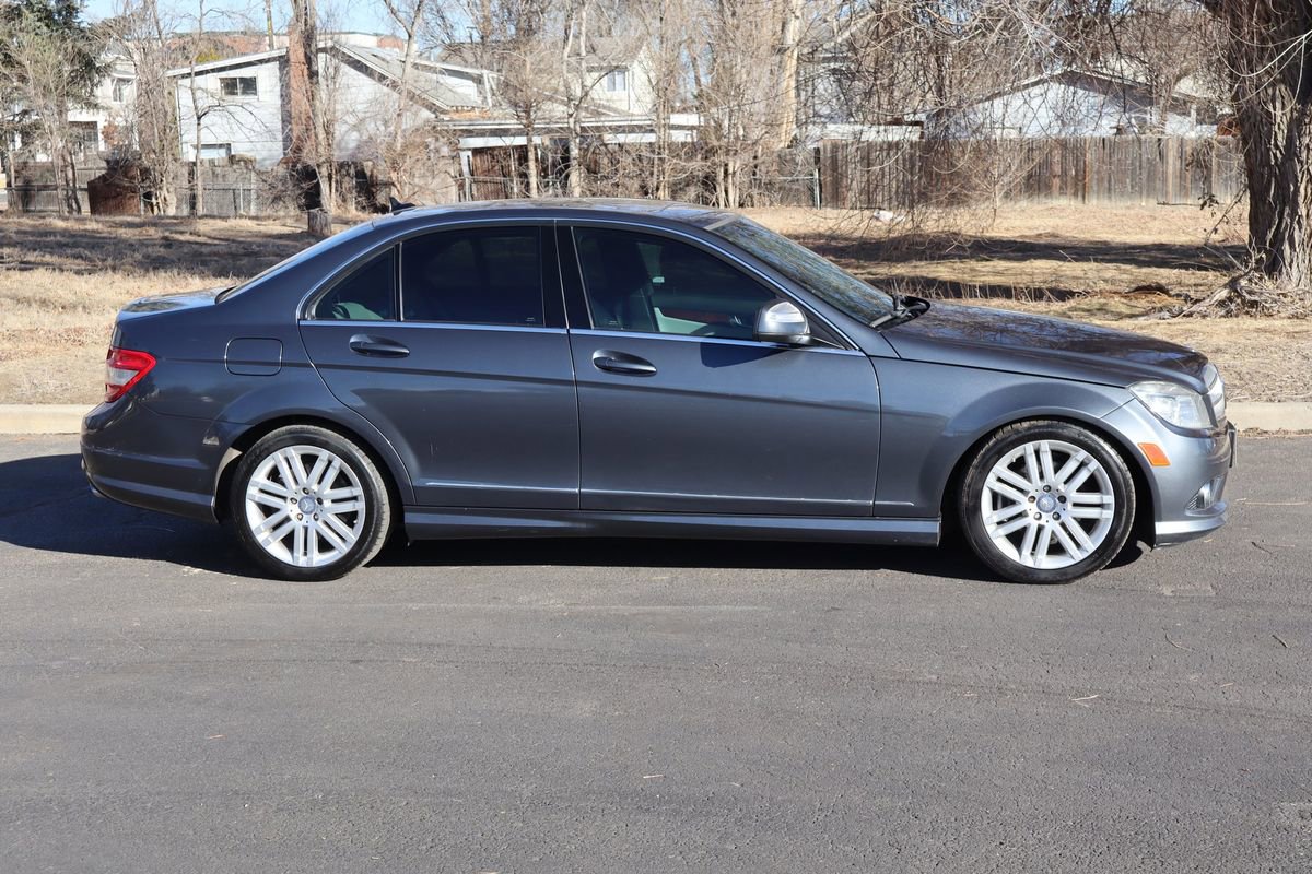 Used 2009 Mercedes-Benz C 300 4MATIC Sedan image 3