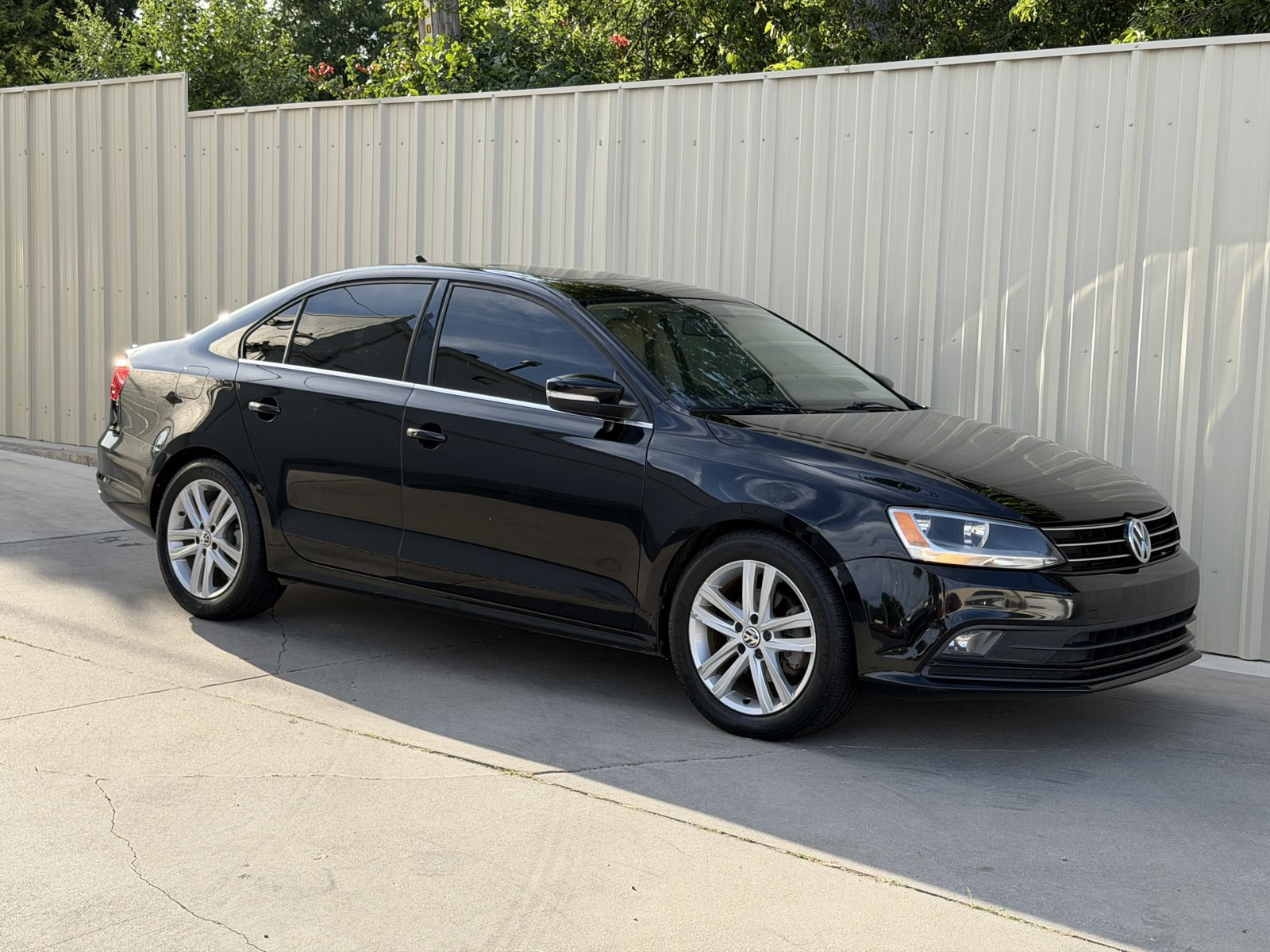 Used 2015 Volkswagen Jetta TDI SEL FWD image 3