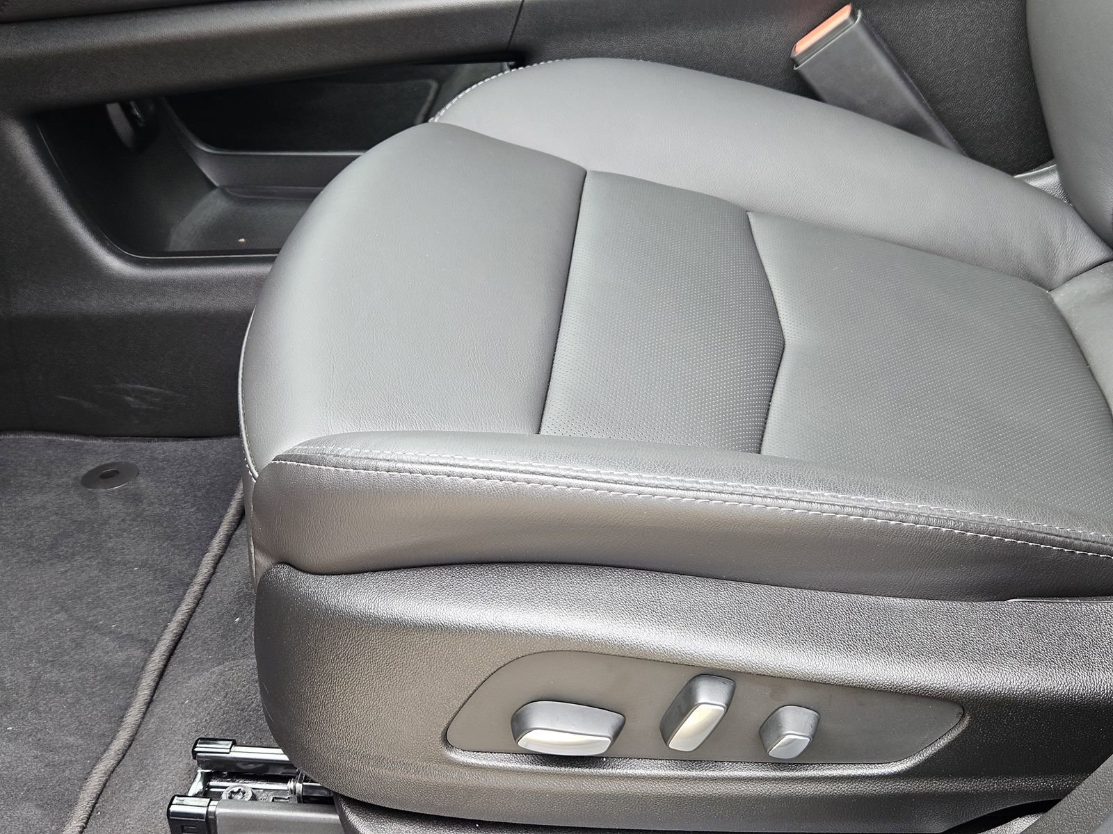 New 2026 Cadillac XT5 Premium Luxury FWD image 26
