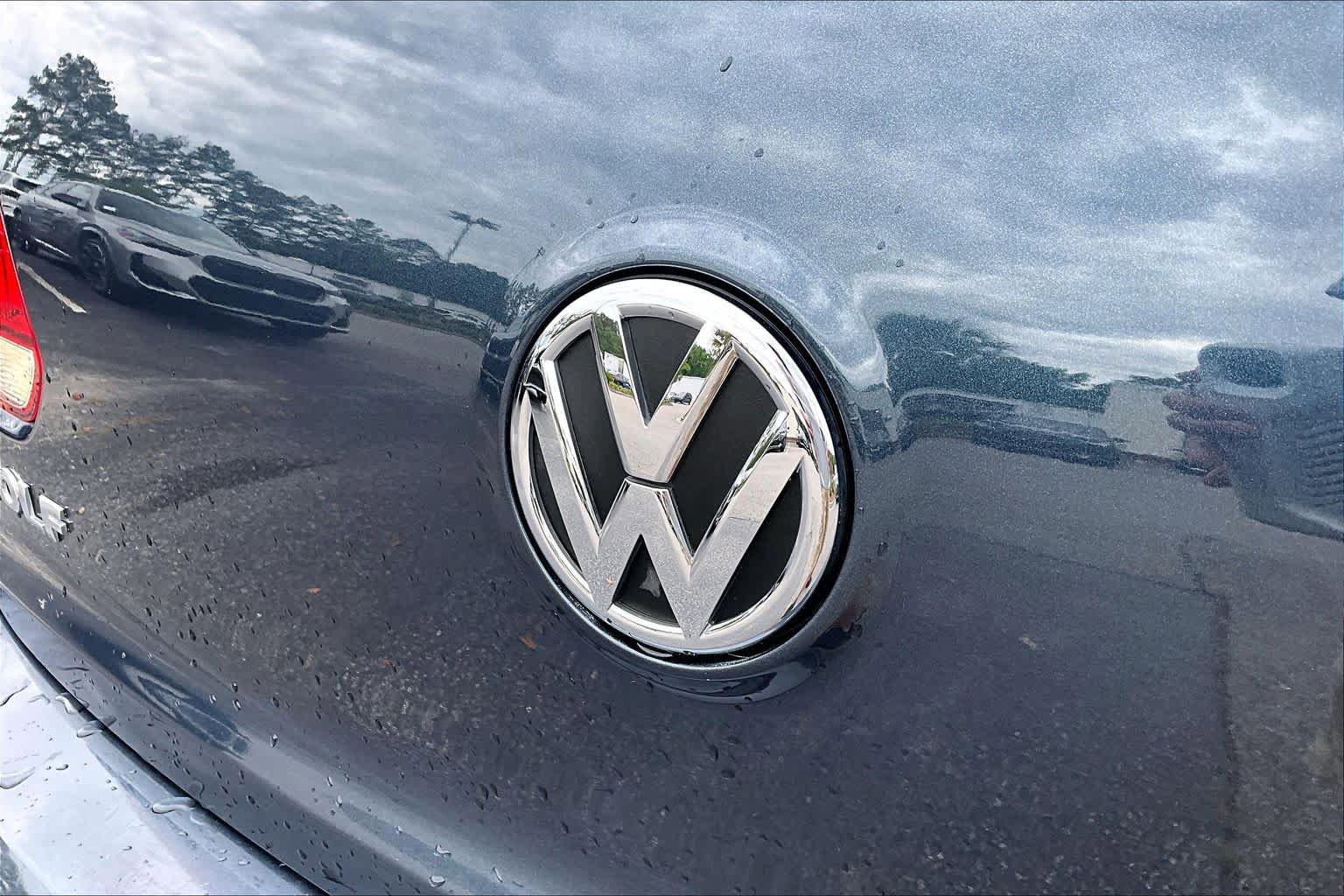 Used 2012 Volkswagen Golf 4-Door FWD image 10
