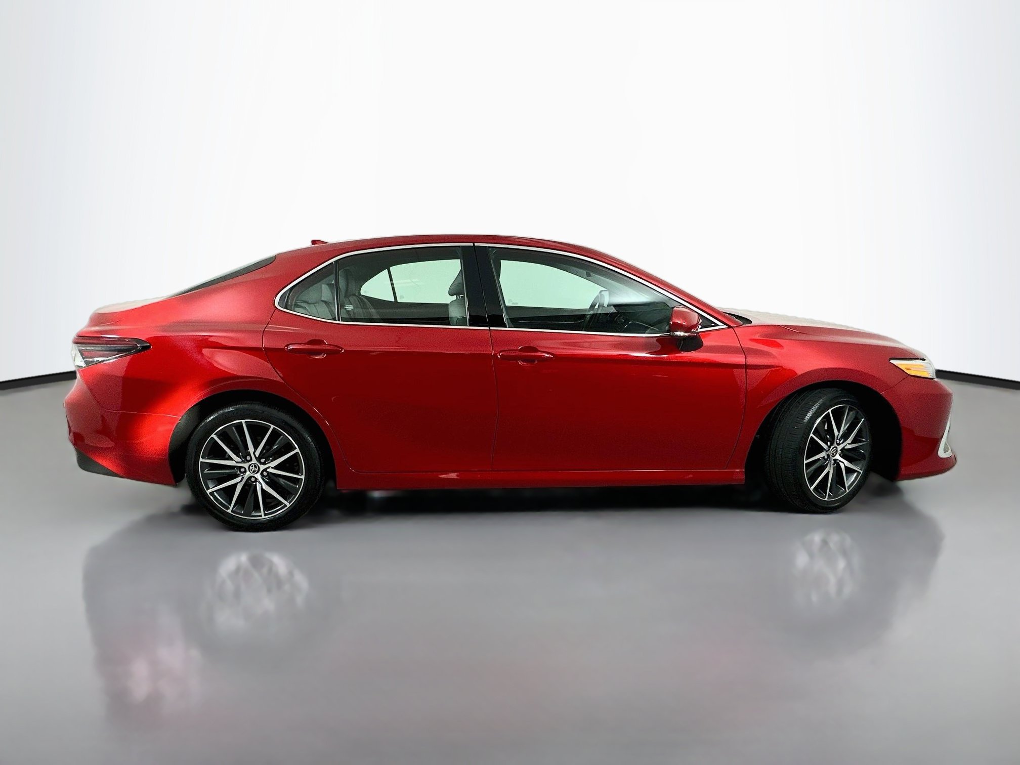 Used 2023 Toyota Camry XLE w/ Navigation Package AWD/4WD image 8