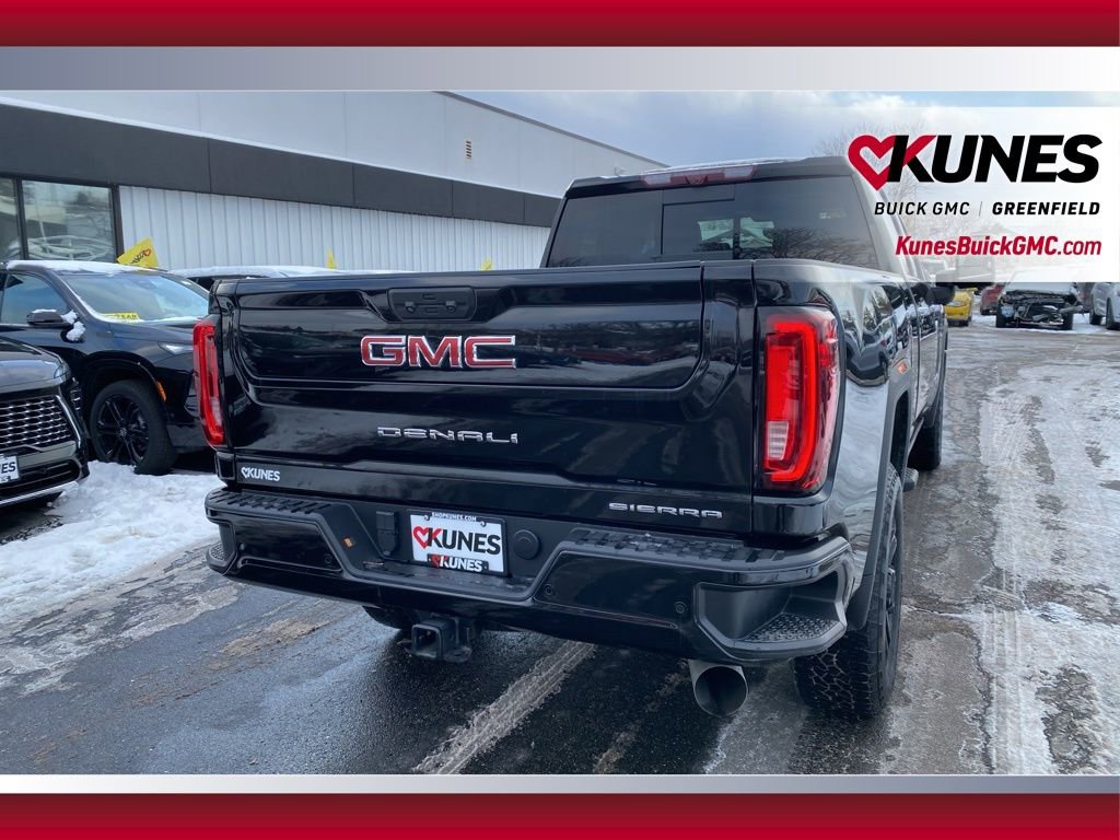 Used 2023 GMC Sierra 3500 Denali w/ Denali Black Diamond Edition image 9
