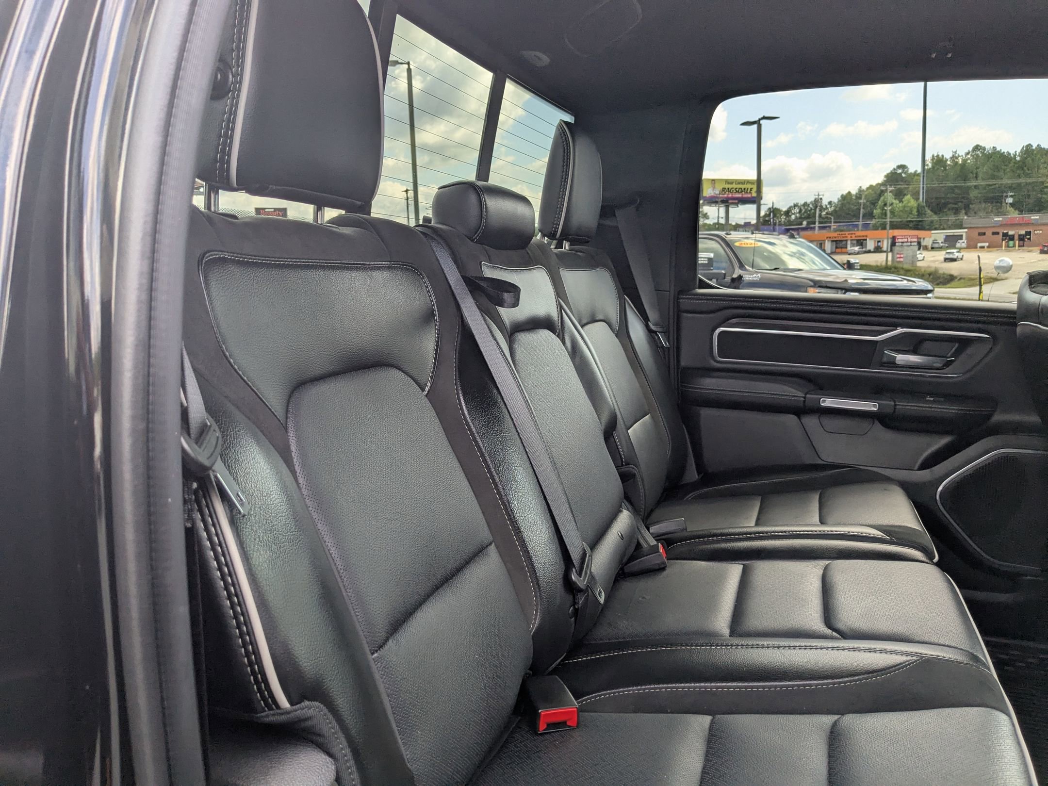 Used 2025 RAM 1500 Laramie image 24