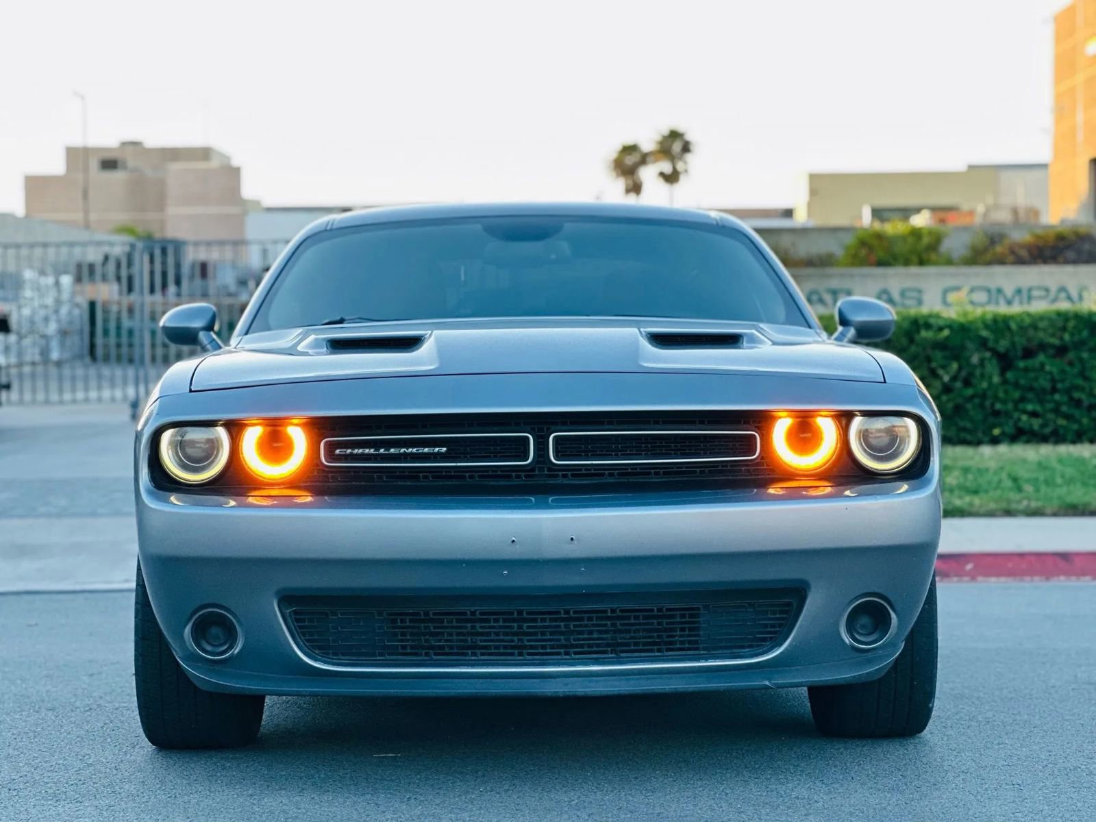 Used 2015 Dodge Challenger SXT RWD image 3