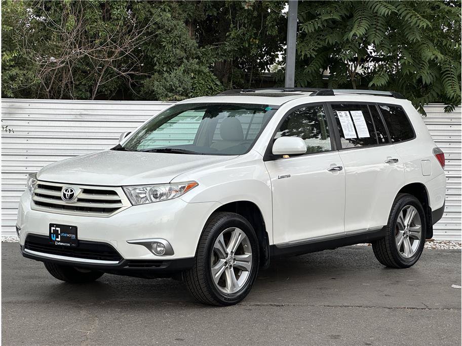 Used 2011 Toyota Highlander Limited w/ Tow Pkg AWD/4WD image 6