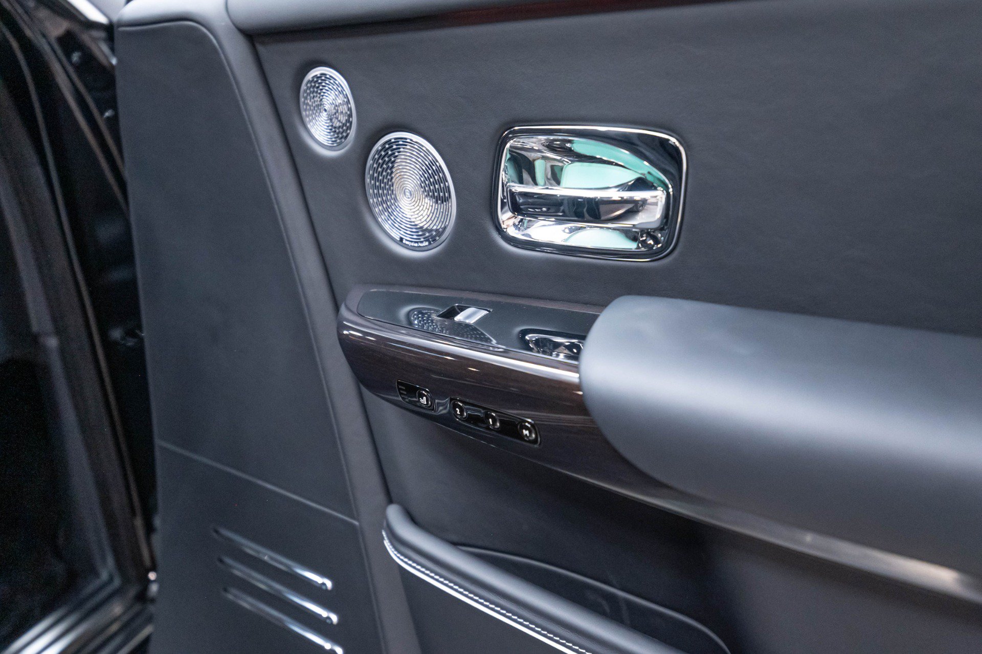 Used 2024 Rolls-Royce Phantom Sedan w/ The Phantom Package RWD image 49