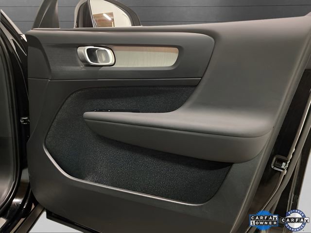 Used 2025 Volvo XC40 B5 Plus image 89