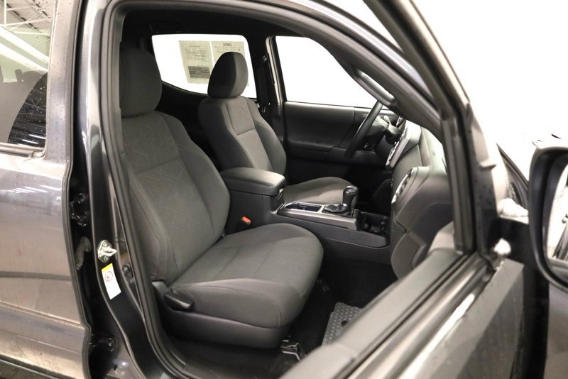 Used 2019 Toyota Tacoma TRD Off-Road w/ Four Season Floor Mat Package image 32