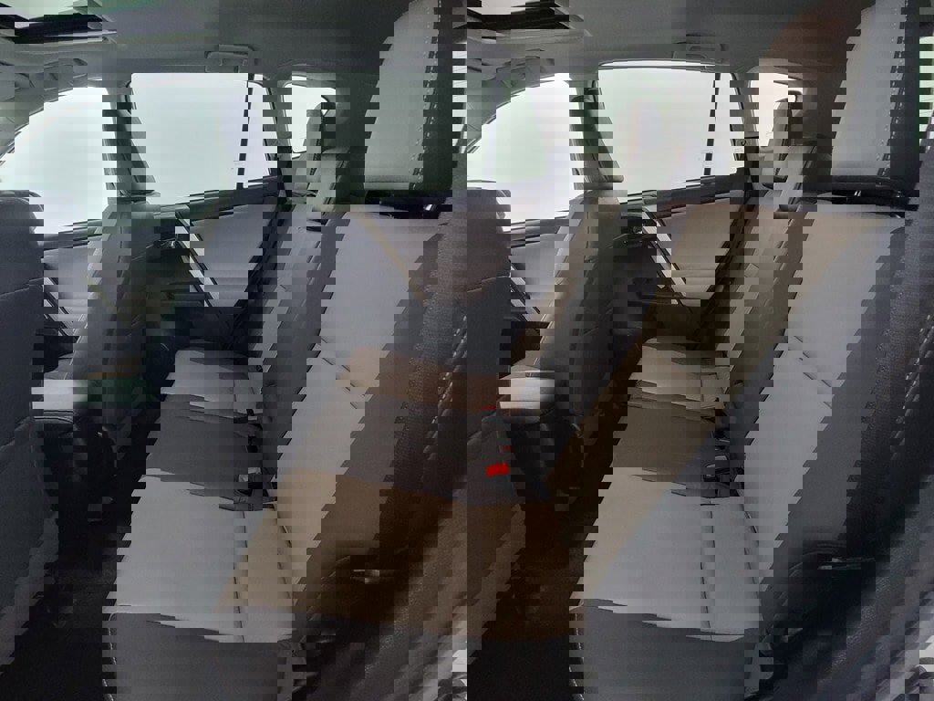 Used 2015 Toyota RAV4 Limited w/ Technology Package image 13