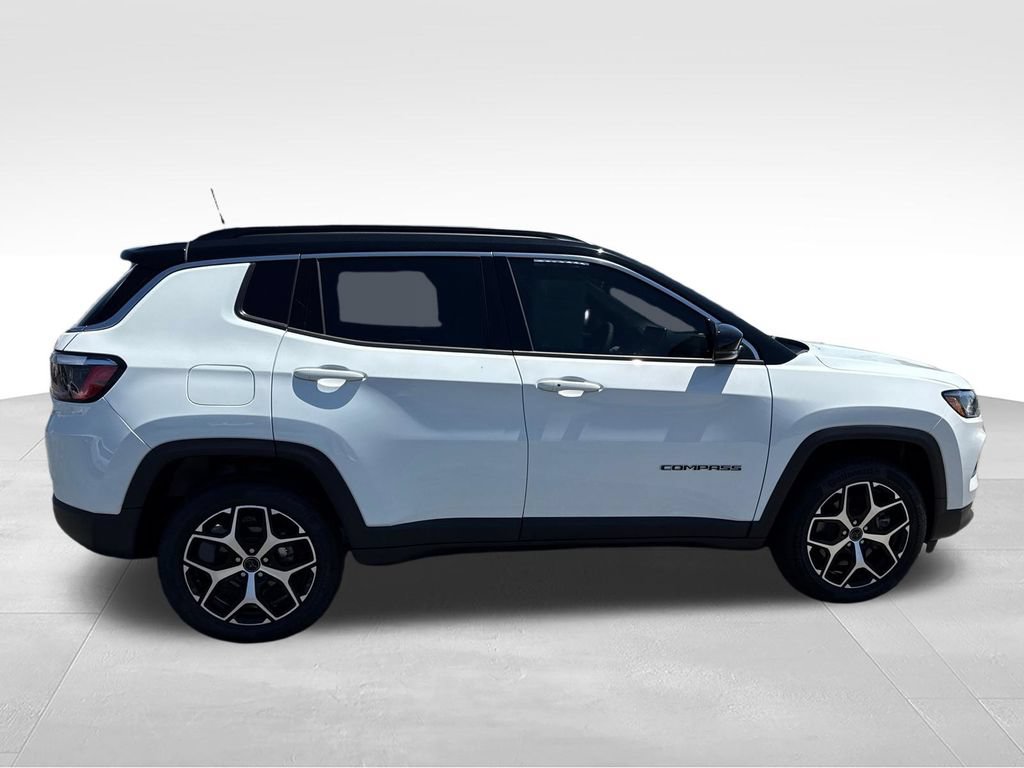 Used 2025 Jeep Compass Limited AWD/4WD image 3