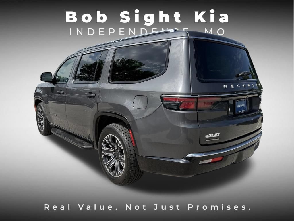 Used 2022 Jeep Wagoneer Series III AWD/4WD image 9