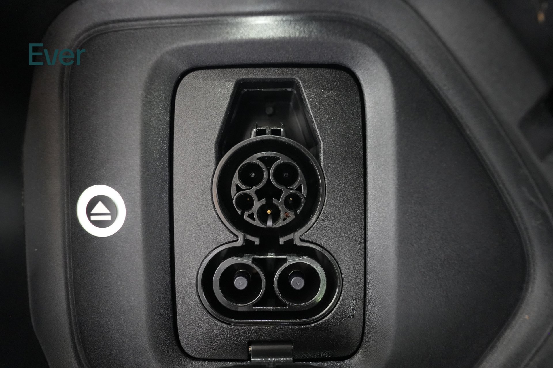 Used 2025 Rivian R1T Adventure Dual AWD/4WD image 10