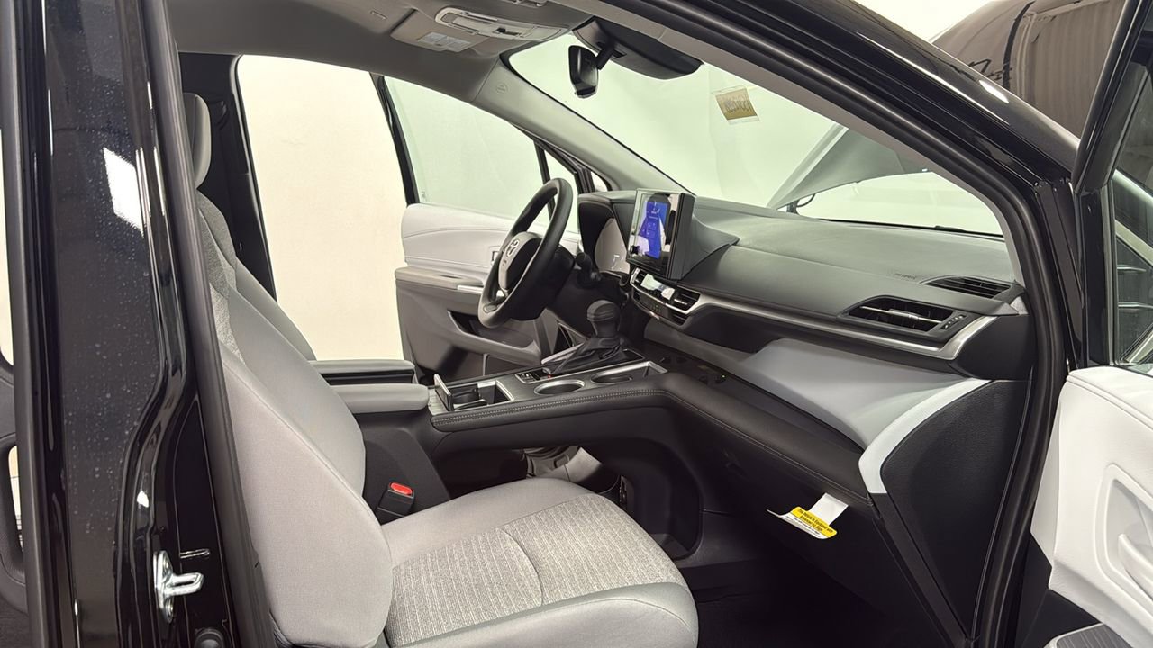 New 2026 Toyota Sienna LE image 19
