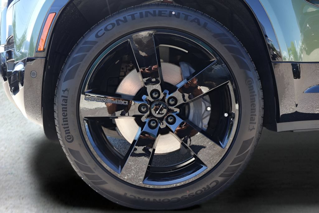 New 2026 Land Rover Defender 110 X-Dynamic SE AWD/4WD image 9