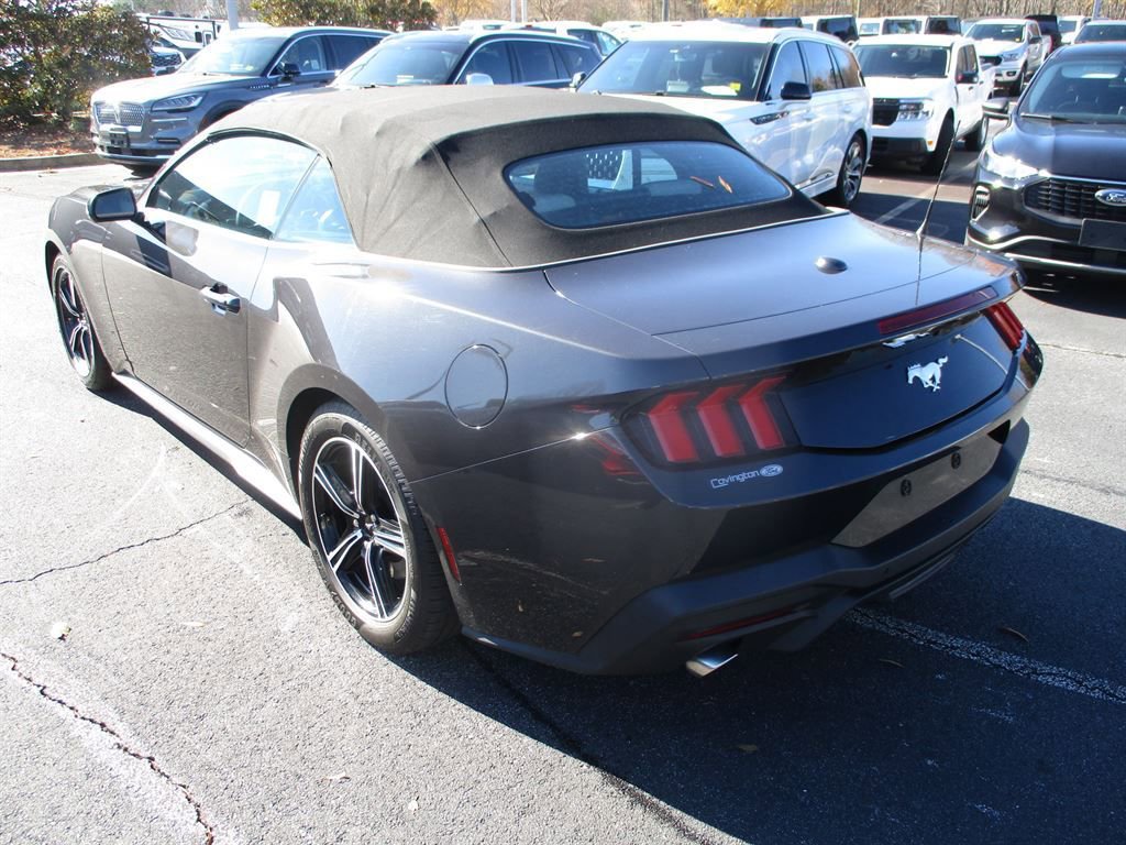 Used 2024 Ford Mustang Convertible image 3