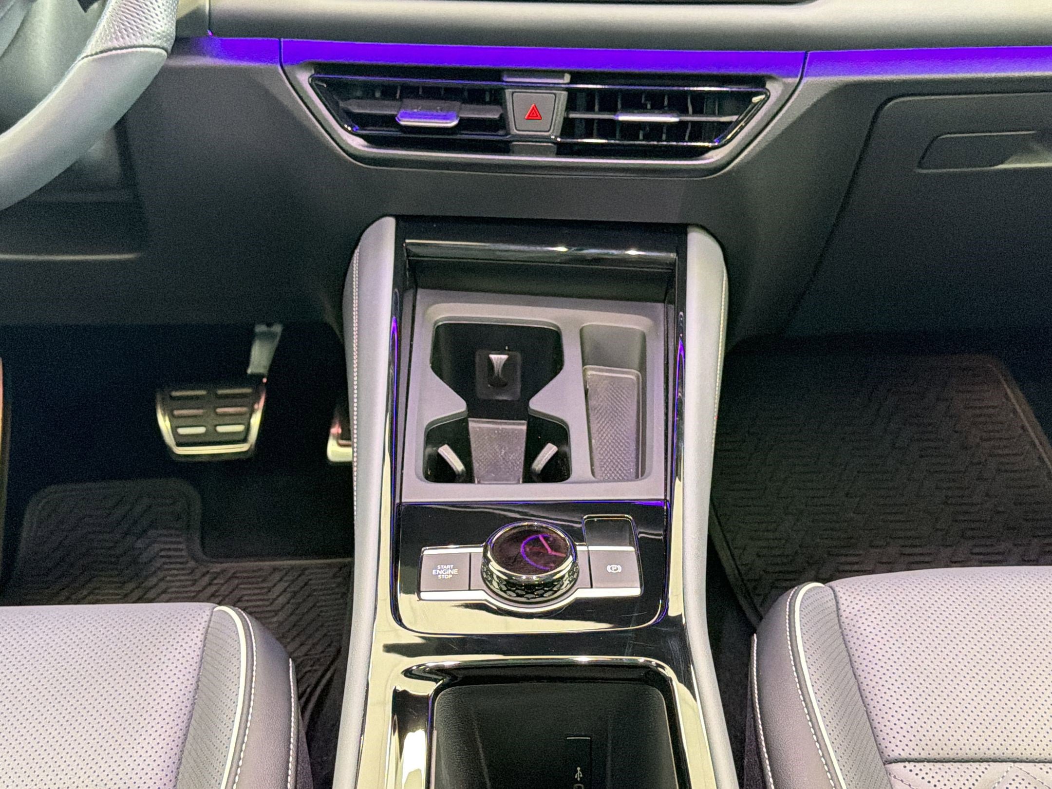 Used 2025 Volkswagen Tiguan SEL R-Line image 27