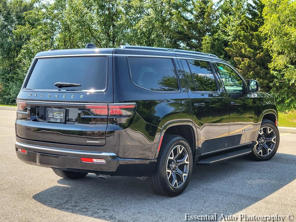 Used 2024 Jeep Wagoneer Series III AWD/4WD image 7
