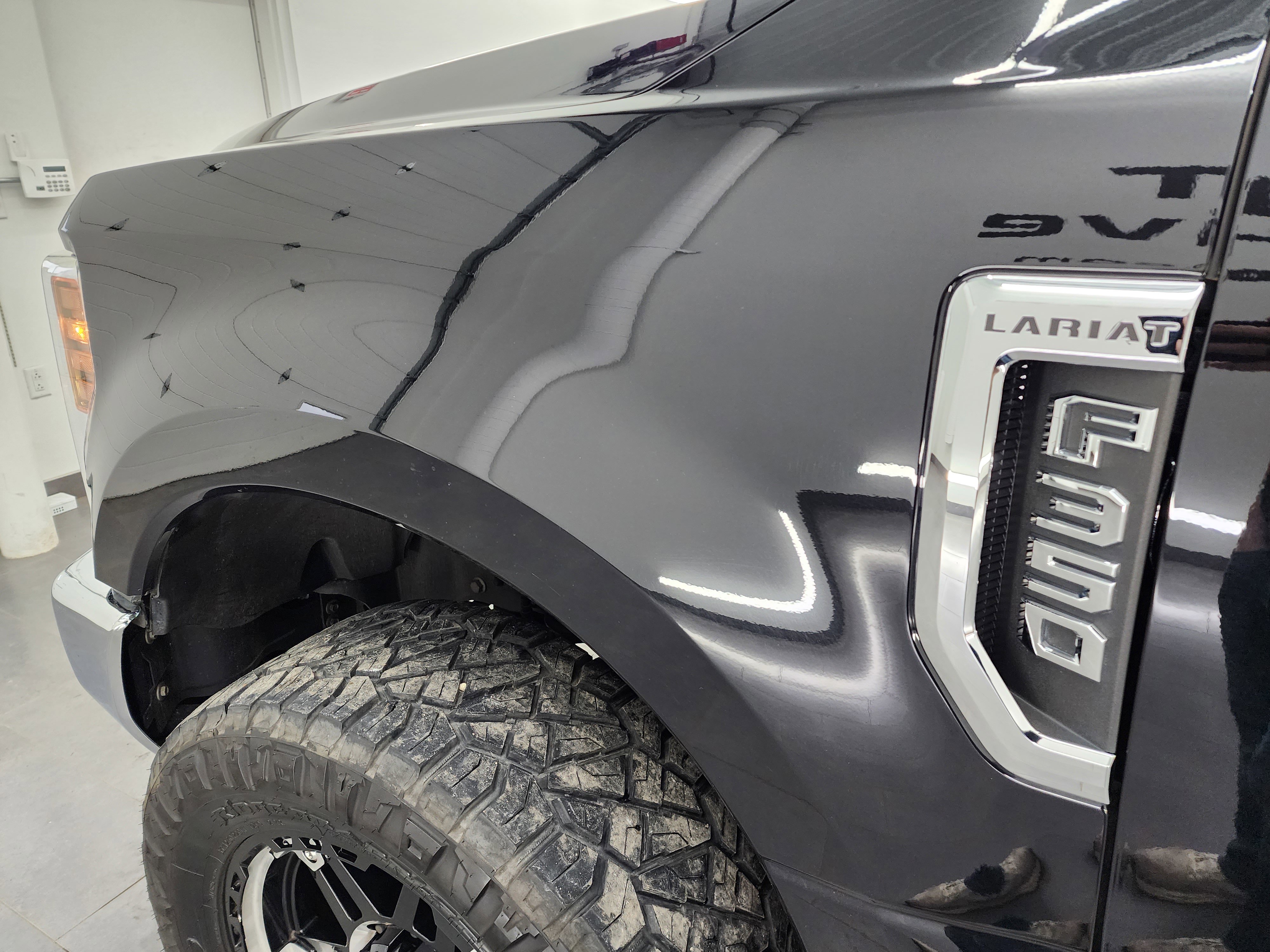 Used 2019 Ford F350 Lariat w/ Chrome Package image 34