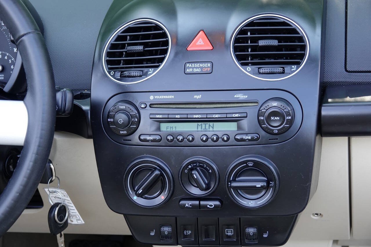 Used 2008 Volkswagen Beetle SE FWD image 67