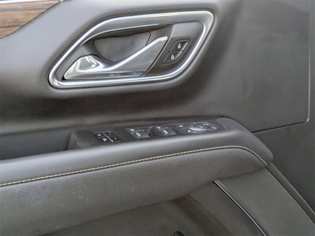 Used 2023 Chevrolet Suburban Premier image 16