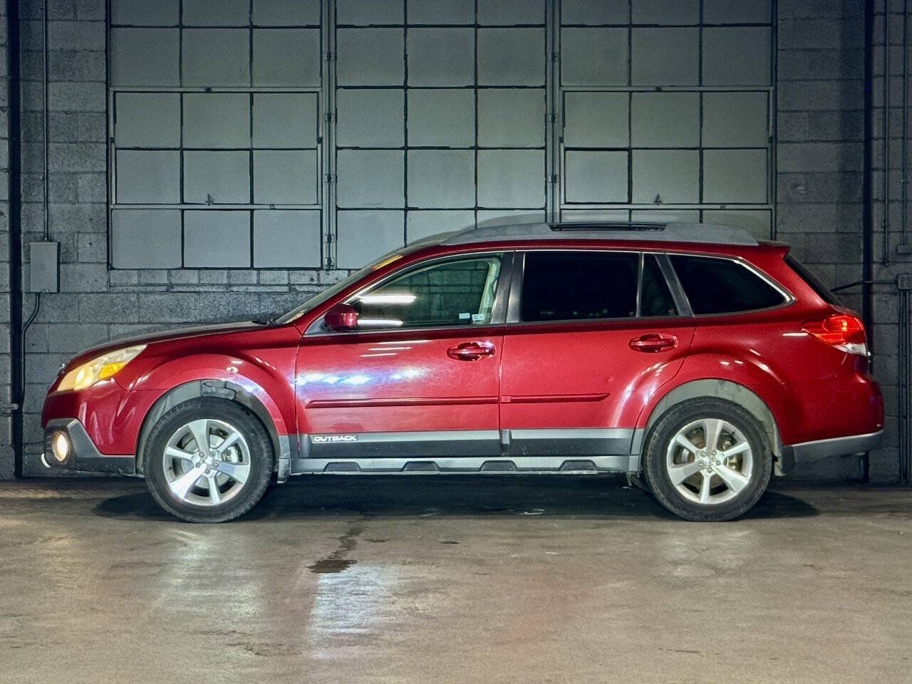 Used 2014 Subaru Outback 2.5i Limited AWD/4WD image 16